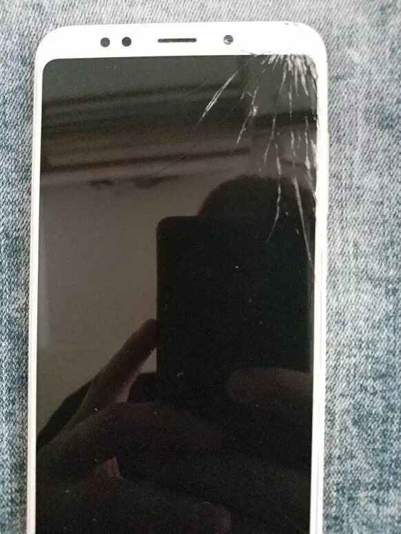 Защитное стекло разбитый экран. Разбитый на xiaomi redmi note 10s. разбил стекло фотоаппарата ксиоми редми 5. разбитый редми 10. разбитое защитное стекло на redmi 9t.
