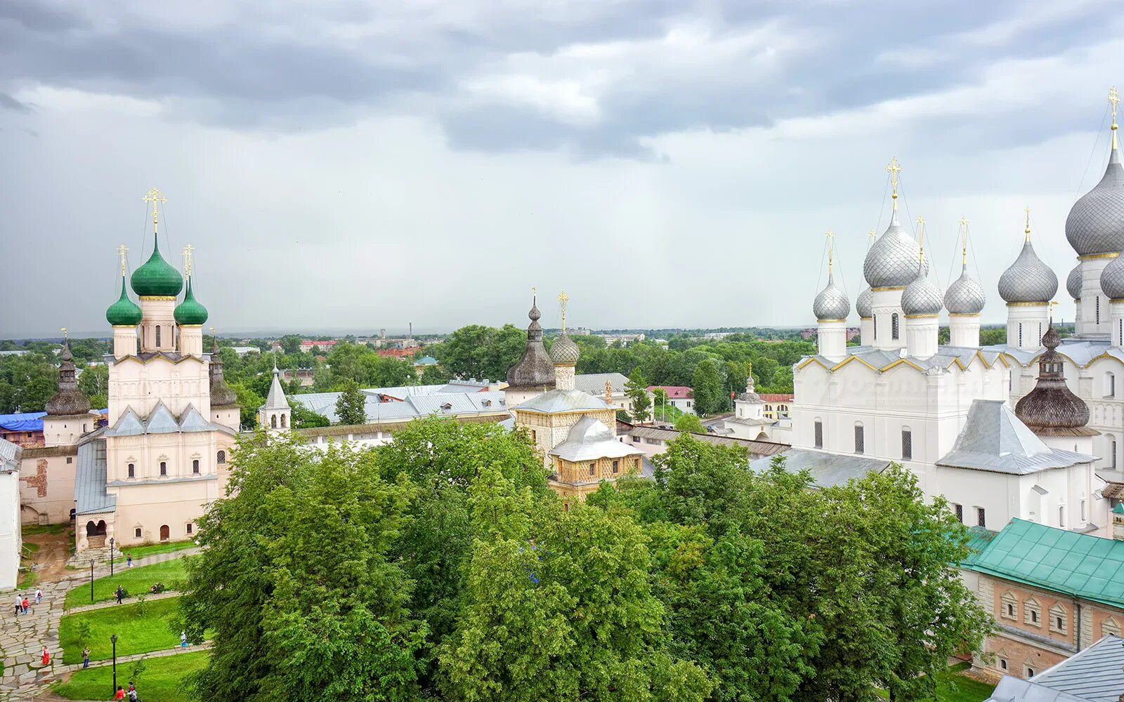 Факты о городе ростове великом. Ростов Великий золотое кольцо. Достопримечательности Ростова Великого Сергиев Посад кольца России. Ростовский Кремль панорама. Ростов достопримечательности золотого кольца.