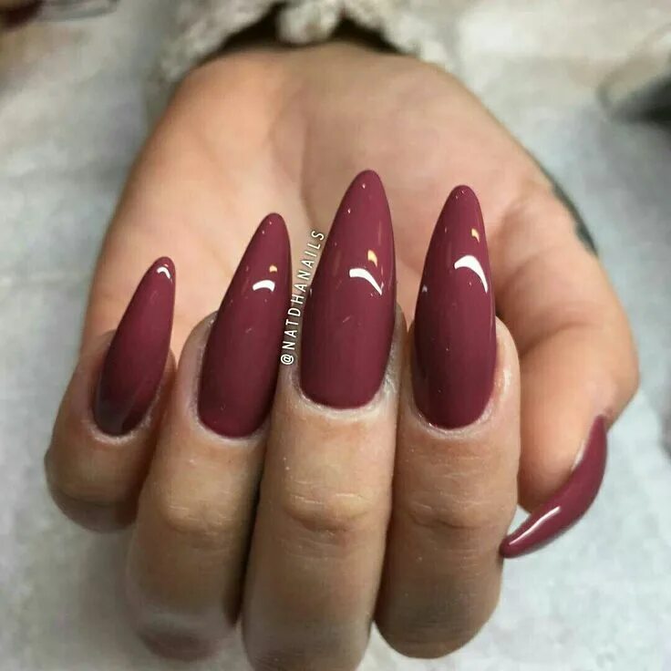 Красный бордовый маникюр на миндаль 33 Red Nails Designs For Any Occasion Red nail designs, Red nails, Nail designs