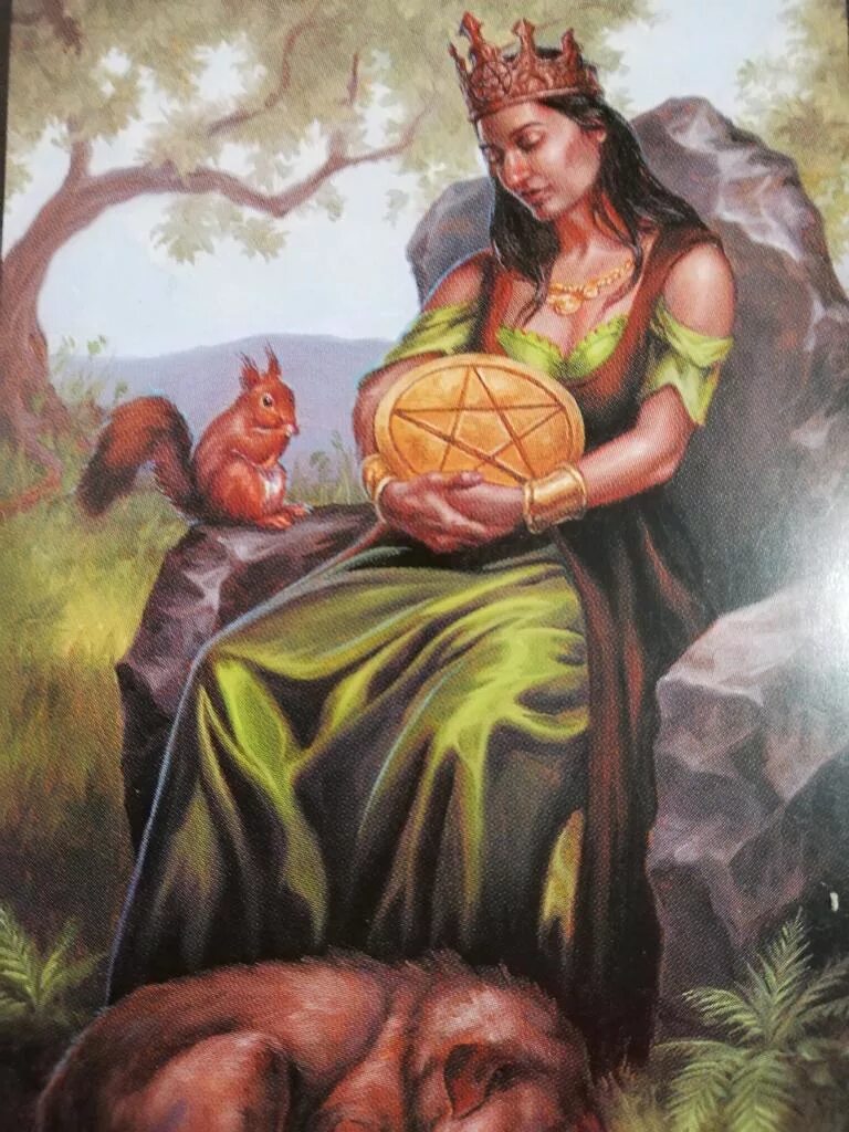 Королева пентаклей Таро. Карта Таро Queen of Pentacles. Дама пентаклей Таро. Queen of Pentacles Таро. Королева пентаклей таро в любви