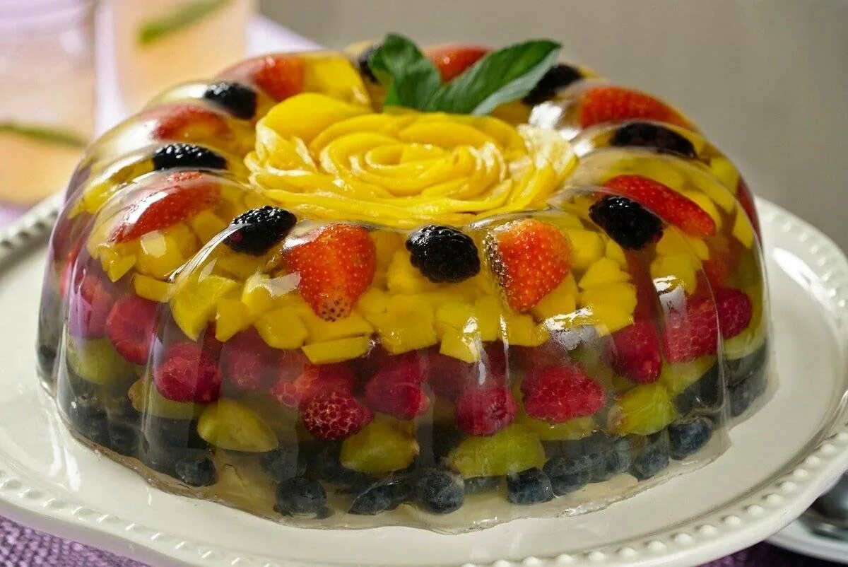 Jelly fruits. ЖЕЛЕЙНЫЙ торт. Украшение торта желе с фруктами. Торт с желе. Торт с желе и фруктами.