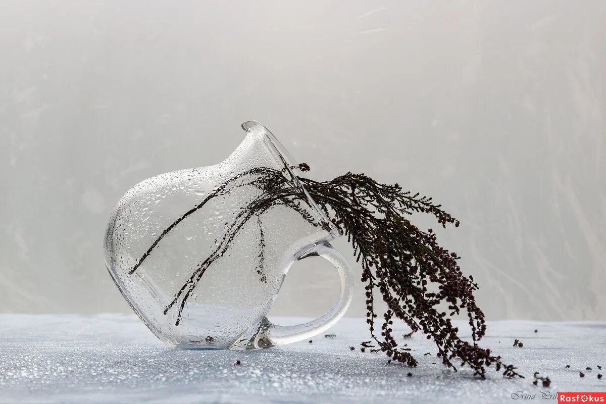 Кристаллы в природе. Хрупкое стекло. Хрупкость хорошего. Бронированная пленка. Хрупкость хорошего.