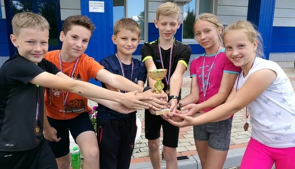 Акробатика в твери. Торжок прыжки на акробатической. Спортивная торжок. Спортивная торжок. Таранец карате смоленск.