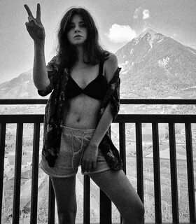 Joyce Ilg Sexy and Hot Photo Collection.