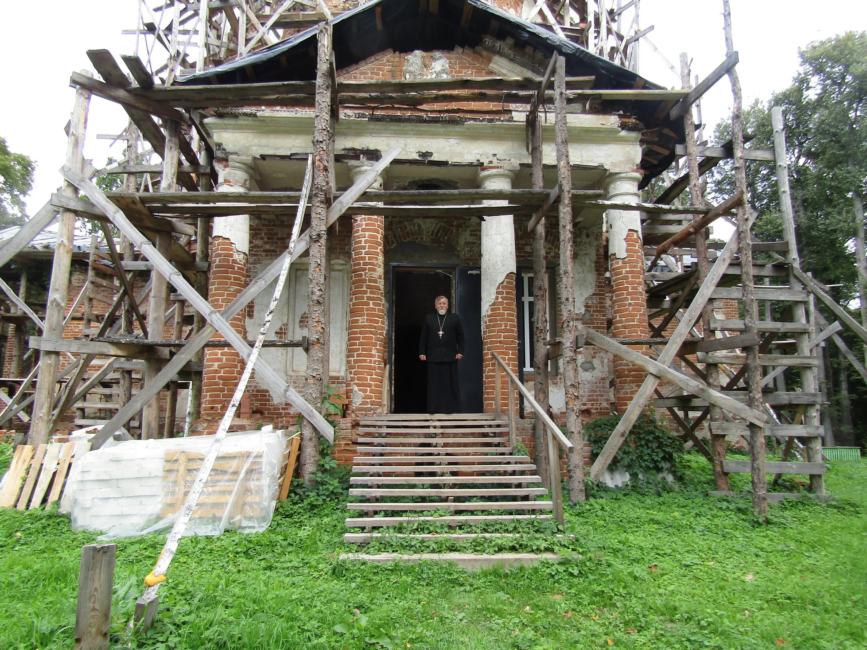 церковь в селе новая романовка. погода в новой романовке. настоятель храма покрова пресвятой богородицы. с новая романовка мглинский район брянской области. шумарово мглинский район школа.
