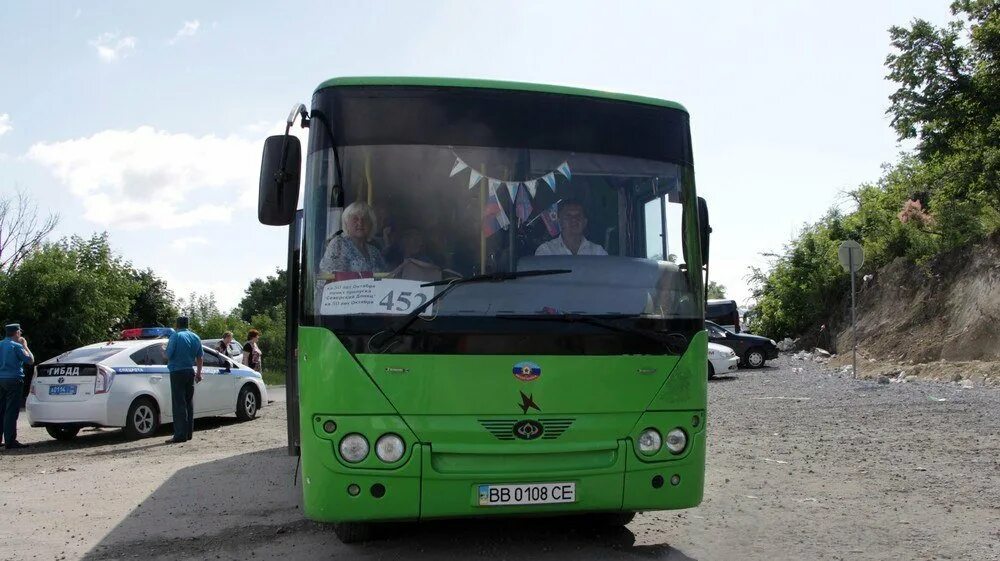 Доехать до луганска на автобусе. Луганск станица автобусы. лиаз луганск. автобус луганск станица луганская. маршрутки лнр.