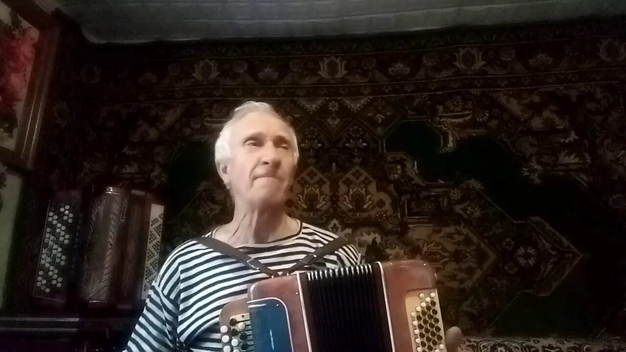А я задернула все занавесочки. Занавесочки на баяне. занавесочки на баяне разбор. песня занавесочки.