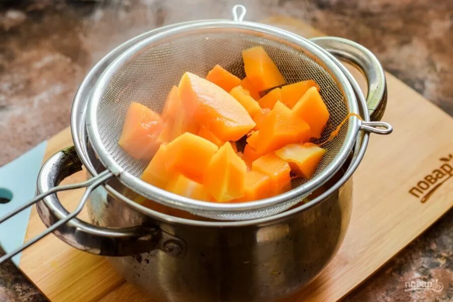 Маринованная тыква на зиму рецепты. Компот из тыквы. кастрюля тыква. компот из тыквы с яблоками в кастрюле. компот из тыквы на зиму.