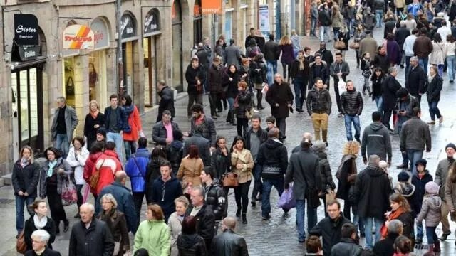 Население парижа. Население франции 2025 национальный состав. городское население франции. франция местные жители. современная франция жители.