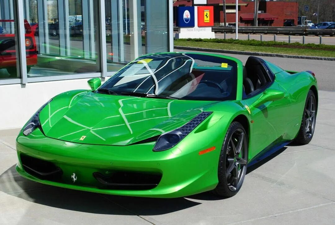 Ferrari 458 Green. Ferrari 458 Italia зеленая. Феррари ф50 зелёная. Феррари лаймового цвета.