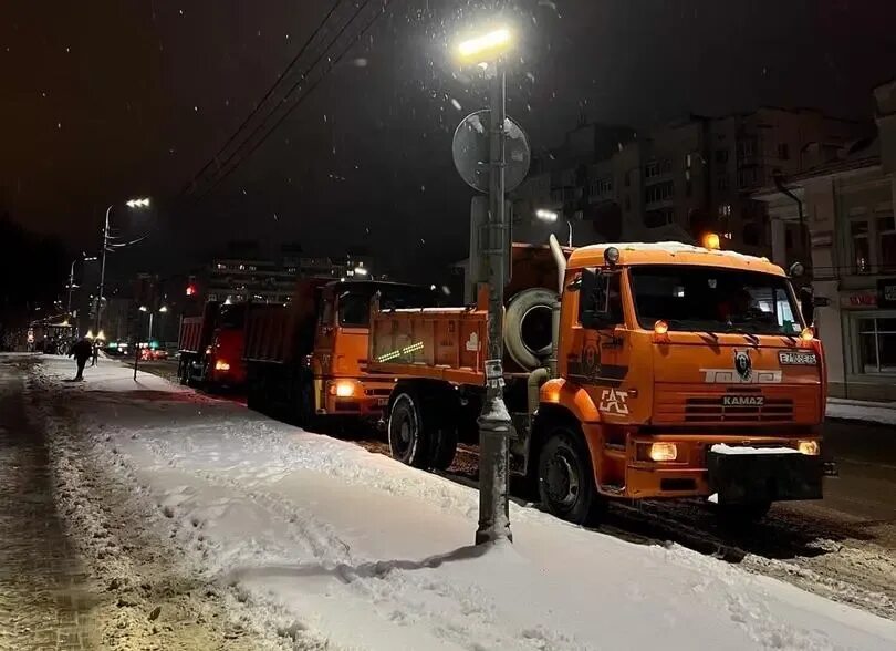 Иваново снегопад. Уборка снега новый подрядчик. Череповец снег. Череповец ночью. Фигуры зима череповец заречье.
