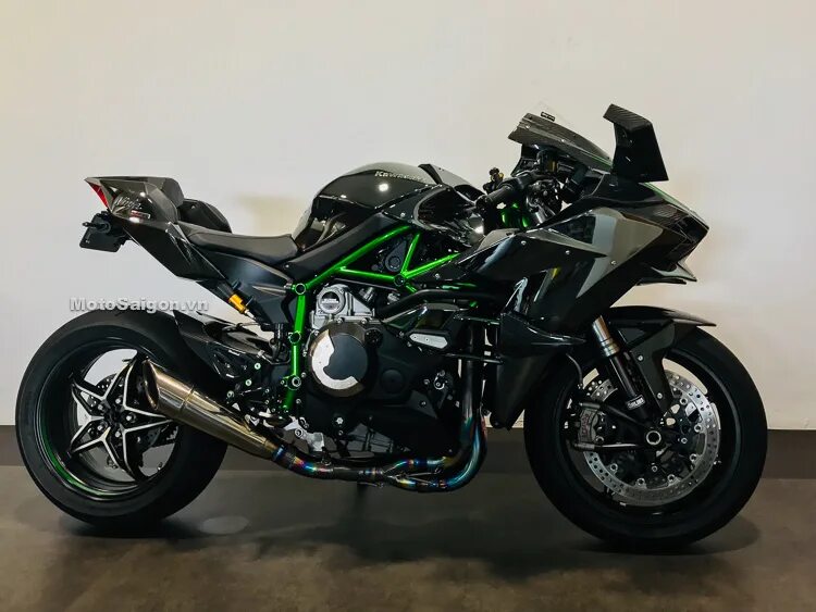 Kawasaki h2r 2022. Ниндзя h2r максимальная скорость. Kawasaki ninja h2r. Кавасаки ниндзя h2r. Kawasaki ninja h2r.