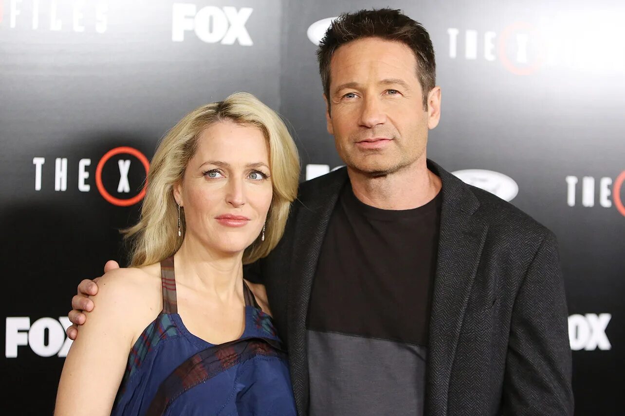 Джилиан андерсон и дэвид духовны. Дэвид духовны секретные материалы. Девил духовный и джилиа андерсен. Девил духовный и джилиа андерсен. Духовны и андерсон.