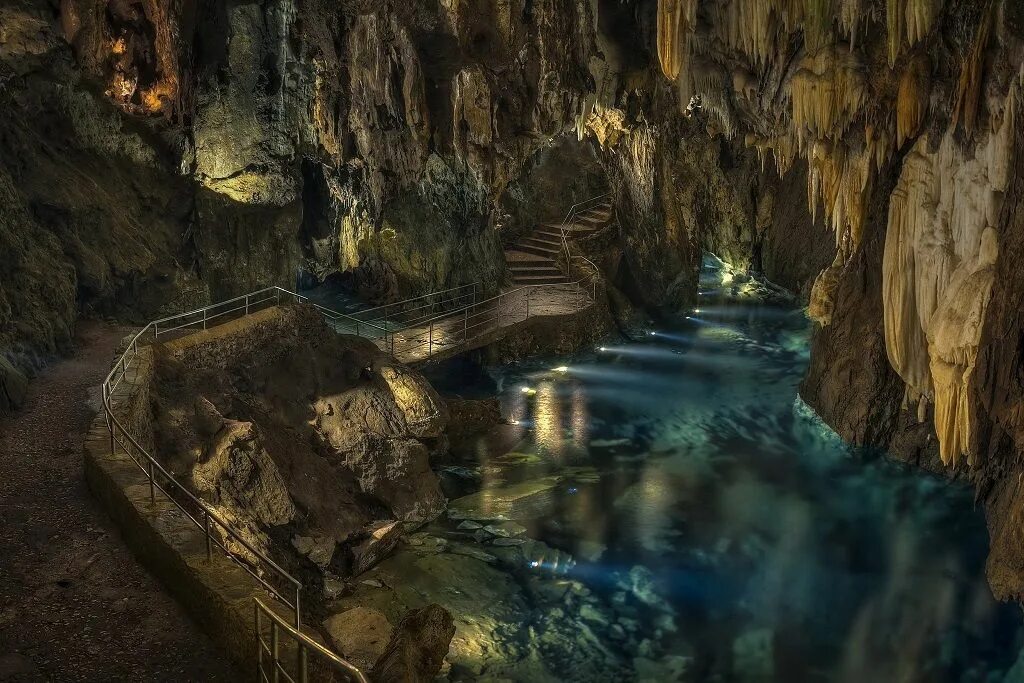 Caves de. Пещеры Джейта. Грот Маравильяс. Грот Сан Хосе. Арасена пещера.