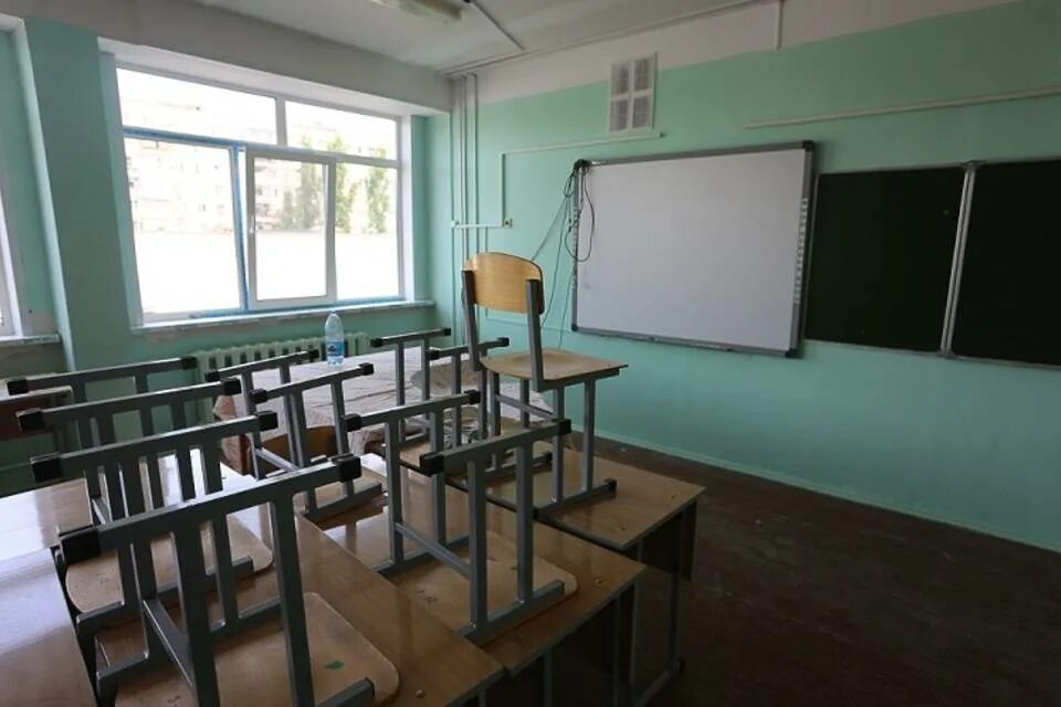 Карантин в школе. Школы Крыма. Закрытие школ на карантин. Карантин в школе фото.