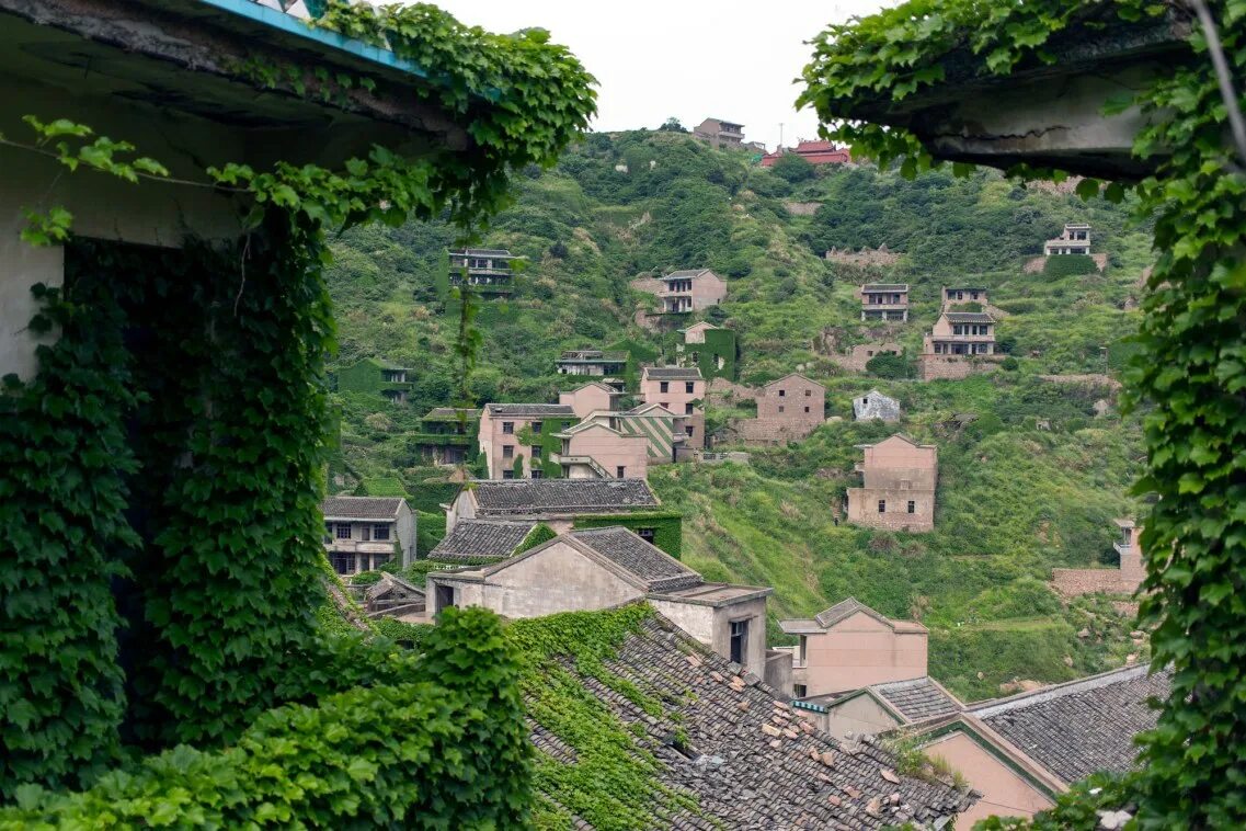 Abandoned village reclamation. Chinese Village. Ghostly Village. Chinese Village in Dramas.