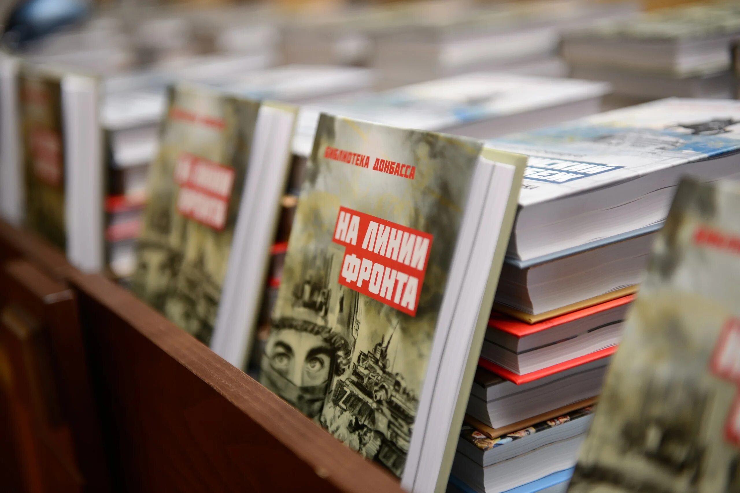 книжная серия сибириада. библиотека вече. наковальня времени роберт силверберг книга обложка. библиотека приключенческого романа майн рид. серии книг издательства.