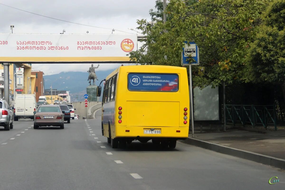 Автобус 896. Общественный транспорт Тбилиси.