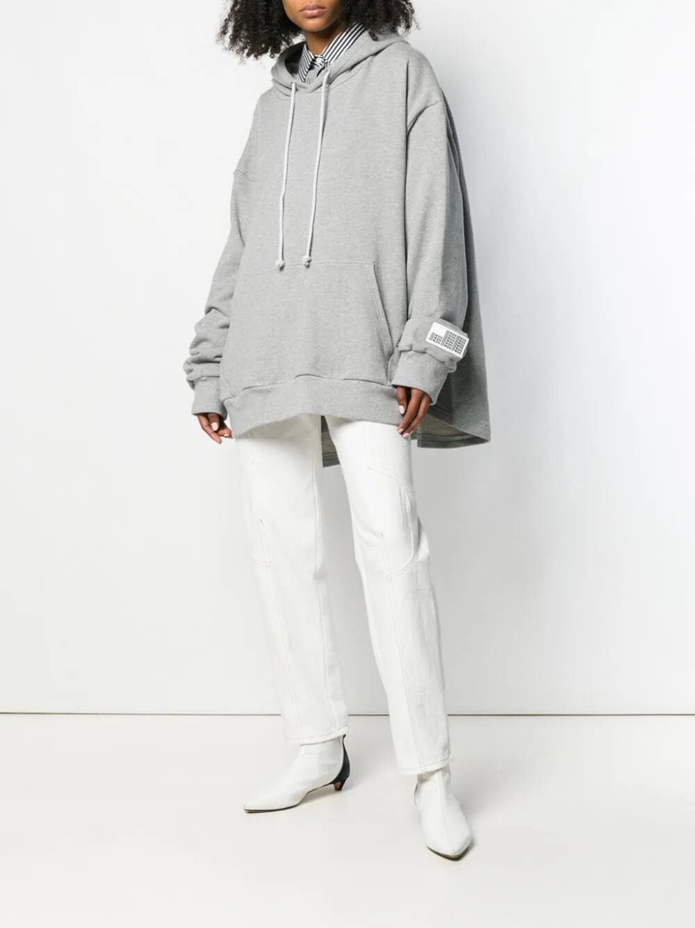 Оверсайз одежда бренды. Стиль 2025 худи оверсайз. hoodie style 2025 оверсайз. худи оверсайз мода. оверсайз одежда.