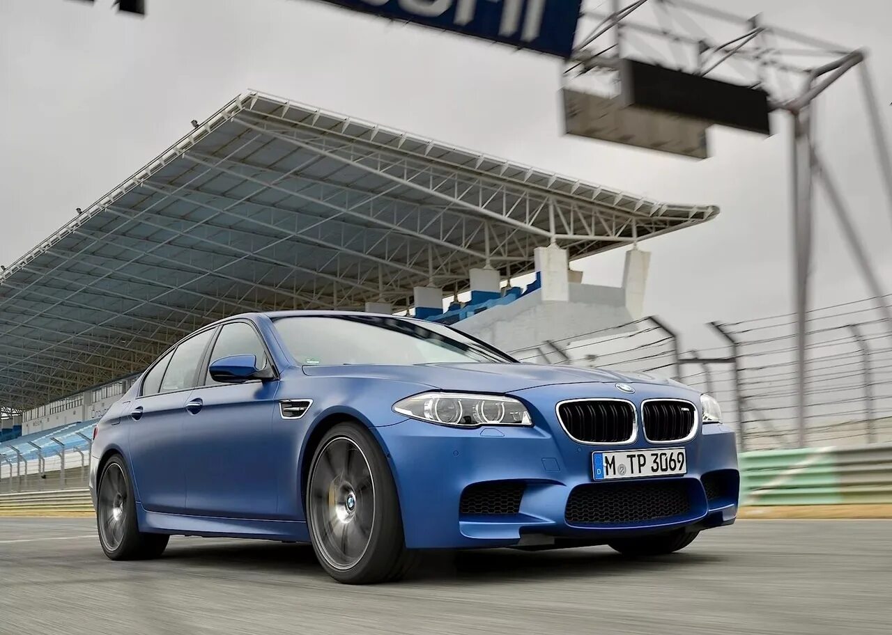 Мод на бмв м5 ф10. Бмв м5 ф10. bmw m5 f10 2014. bmw m5 f10 competition. бмв м5 f10.