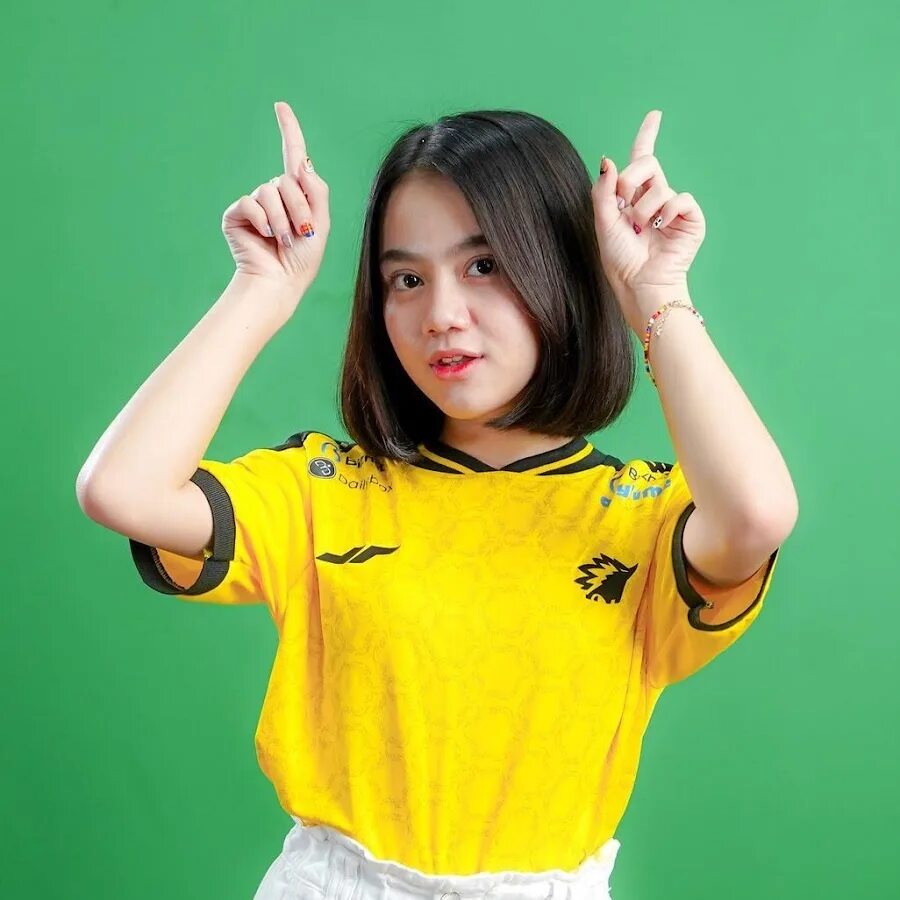 Кристен стюарт лицо крупным планом. С новым годом ювентус. Нос кристен стюарт крупным планом. Футболист neymar hd. Ba edits.