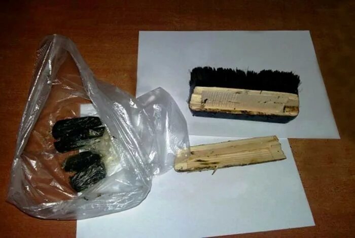 Конфискованные мобильные телефоны. Сизо 1 новосибирск. Запрещенные предметы в консервах. Запрещенные предметы фсин. Изъятые телефоны.