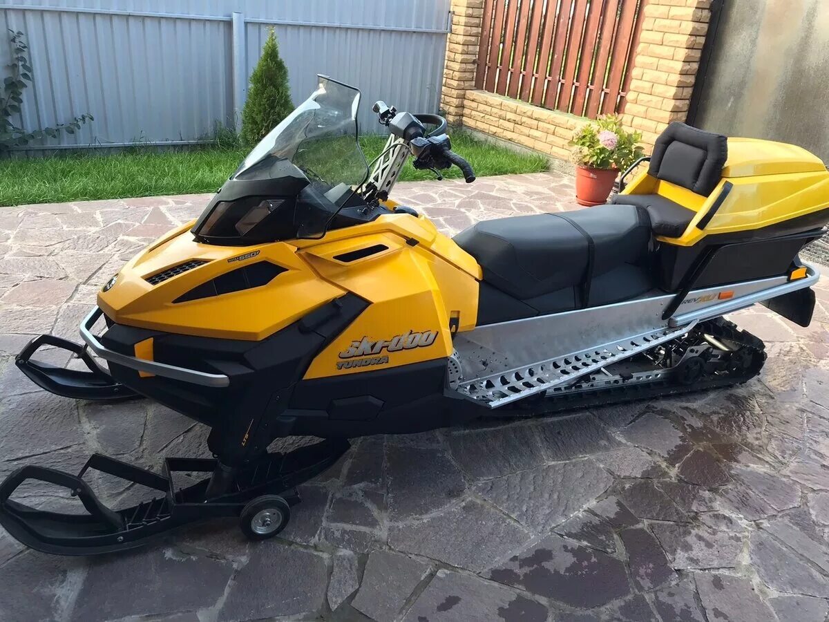 Brp ski doo tundra