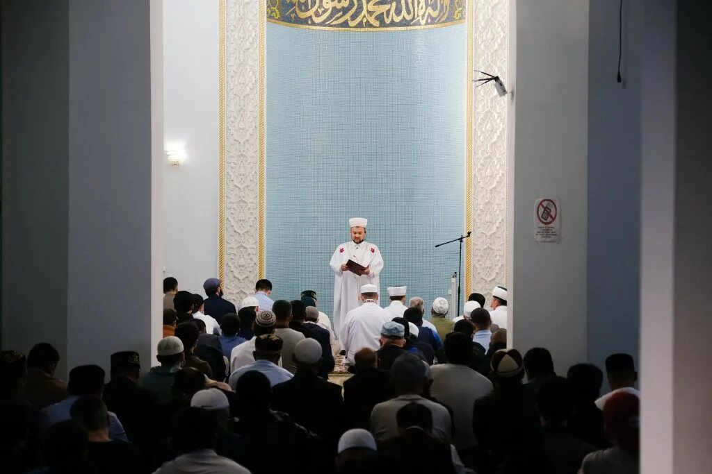 Ураза байрам Астрахань. С праздником Ураза байрам мечеть.