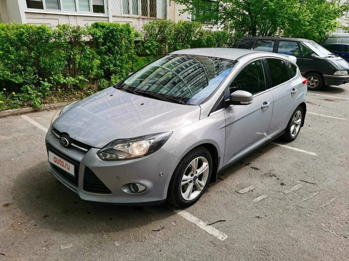 Ford focus se 2013. Фокус 3 серый. Форд фокус 3 серый в профиль. Форд фокус 2013 хэтчбек. Форд фокус 3 хэтчбек серый.
