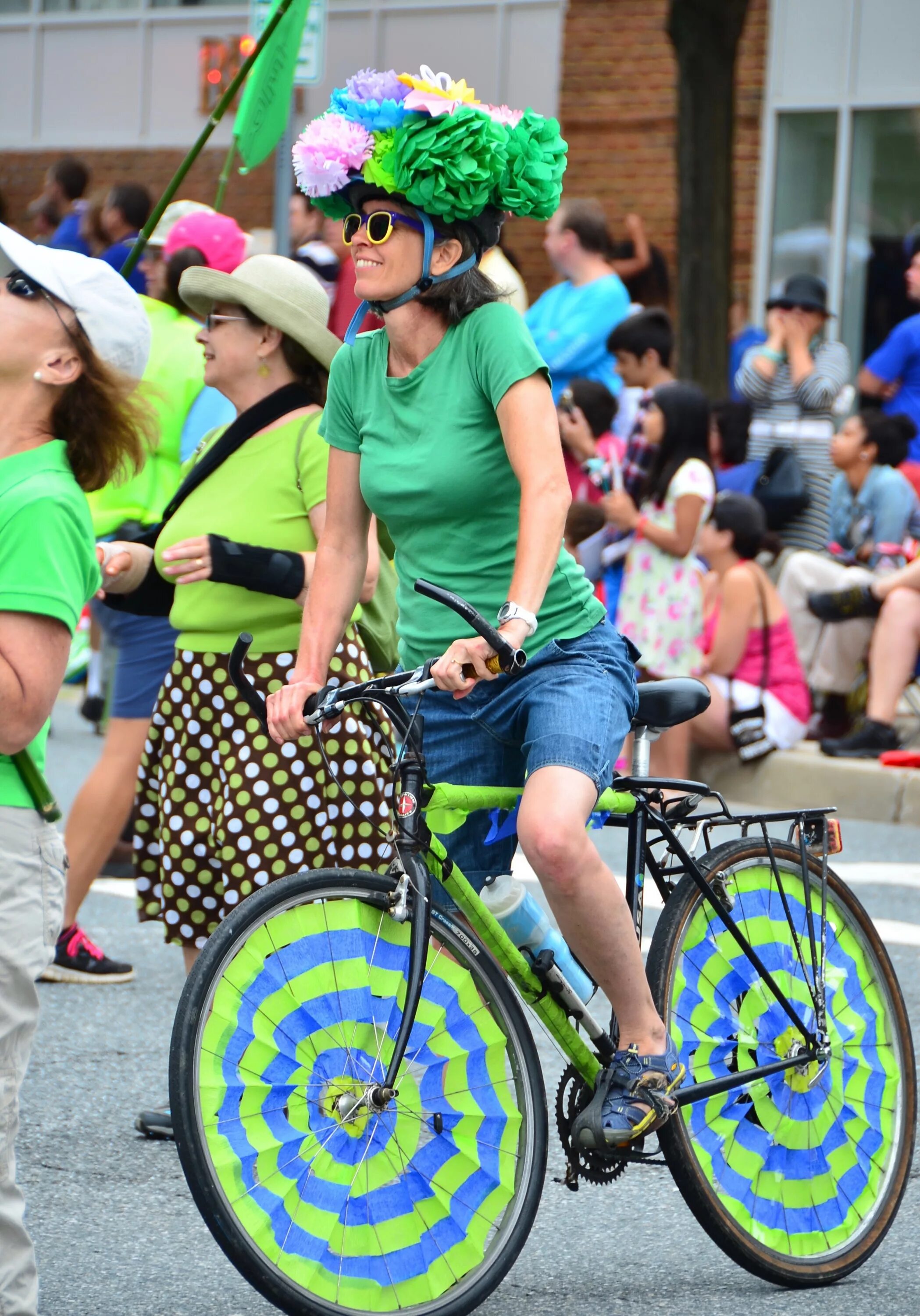 Рейтинг взрослых велосипедов 2023. Парад велосипедов. Украсить велосипед. Украсить велосипед на парад. Украсить велосипед на конкурс.