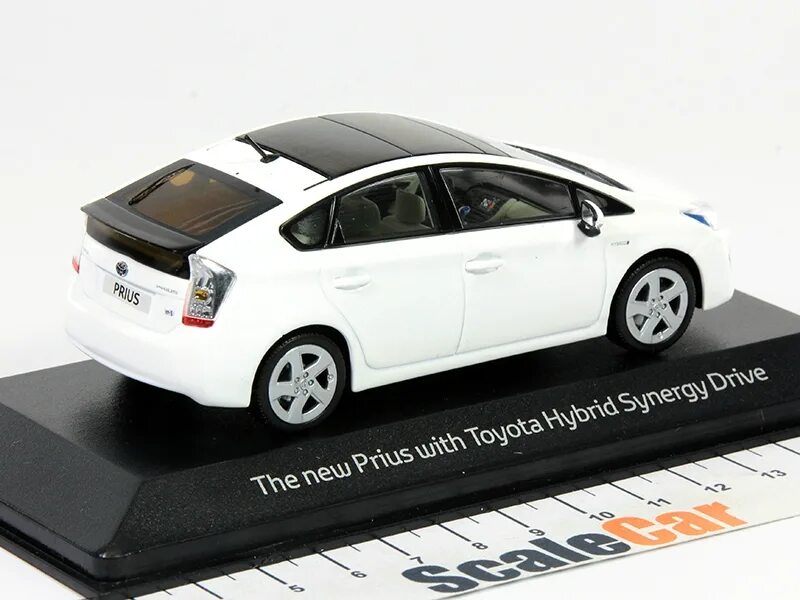 Toyota Prius Миничампс. Масштабная модель Тойота Авенсис 2010. Тойота Приус моделька. Тойота Приус 20 модель 1:43.