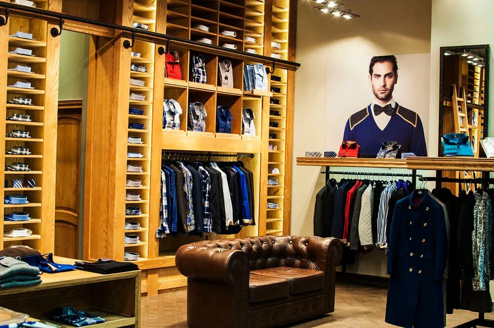 Темный интерьер магазина. Брендовые бутики. Бутики диор милана. Бутик мужской одежды. Ферутдин закиров обувь.