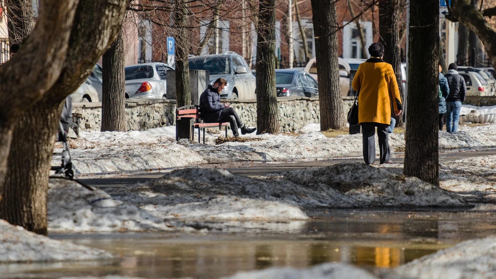 Снегопад в перми. Каким будет март в перми. Каким будет март в перми. Город ранней весной. Погода на март в перми.