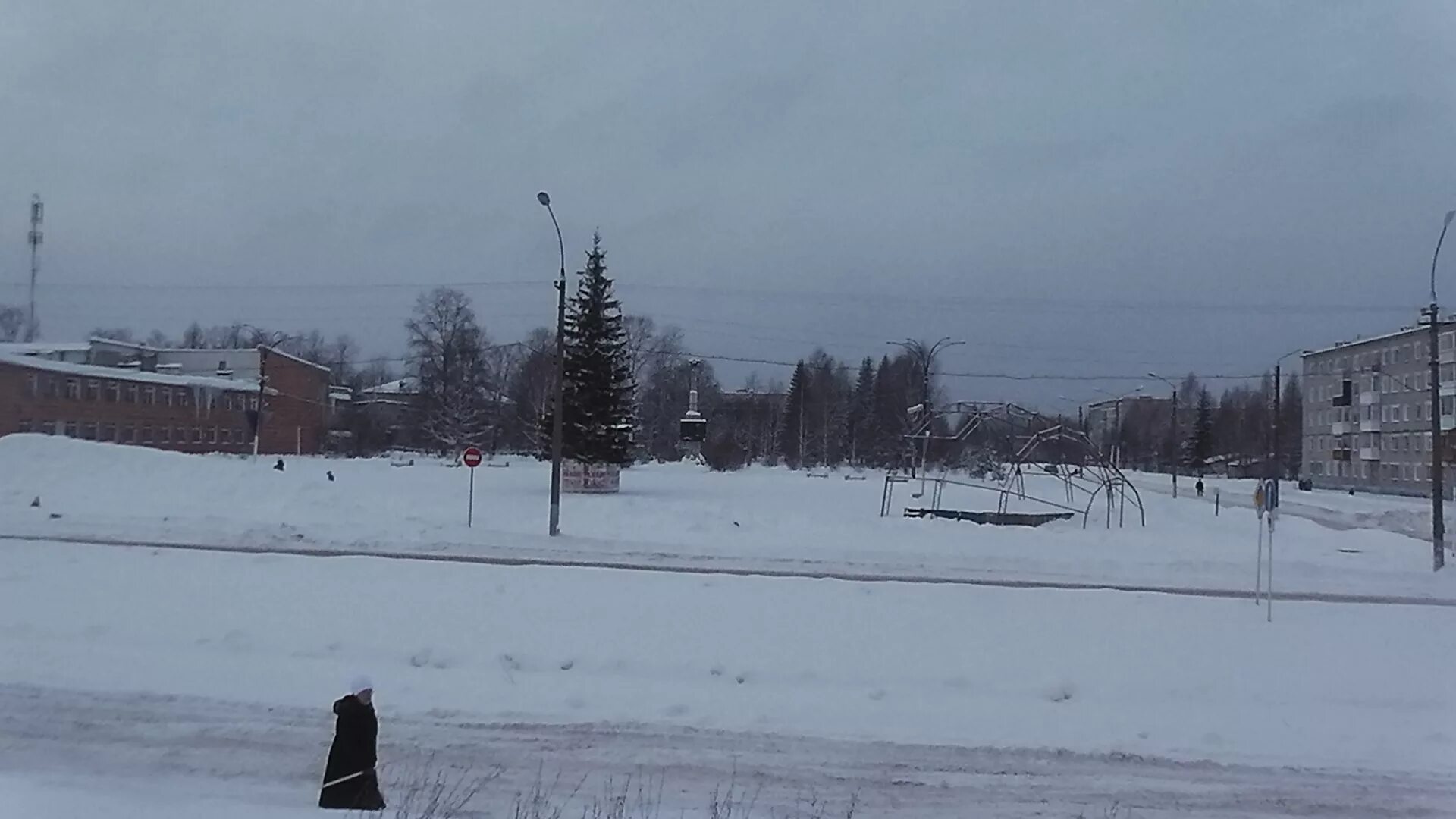 Погода в восточном советского. Восточный Омутнинский район. Восточный Кировская область Омутнинский район. Пгт Восточный Омутнинского района. Пруд поселка Восточный Омутнинский район.