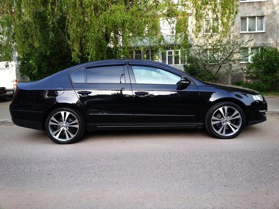 VW Passat b6 r17. Фольксваген Пассат б6 черный. VW Passat b6 r18. Диски Фольксваген Пассат б6 r17.