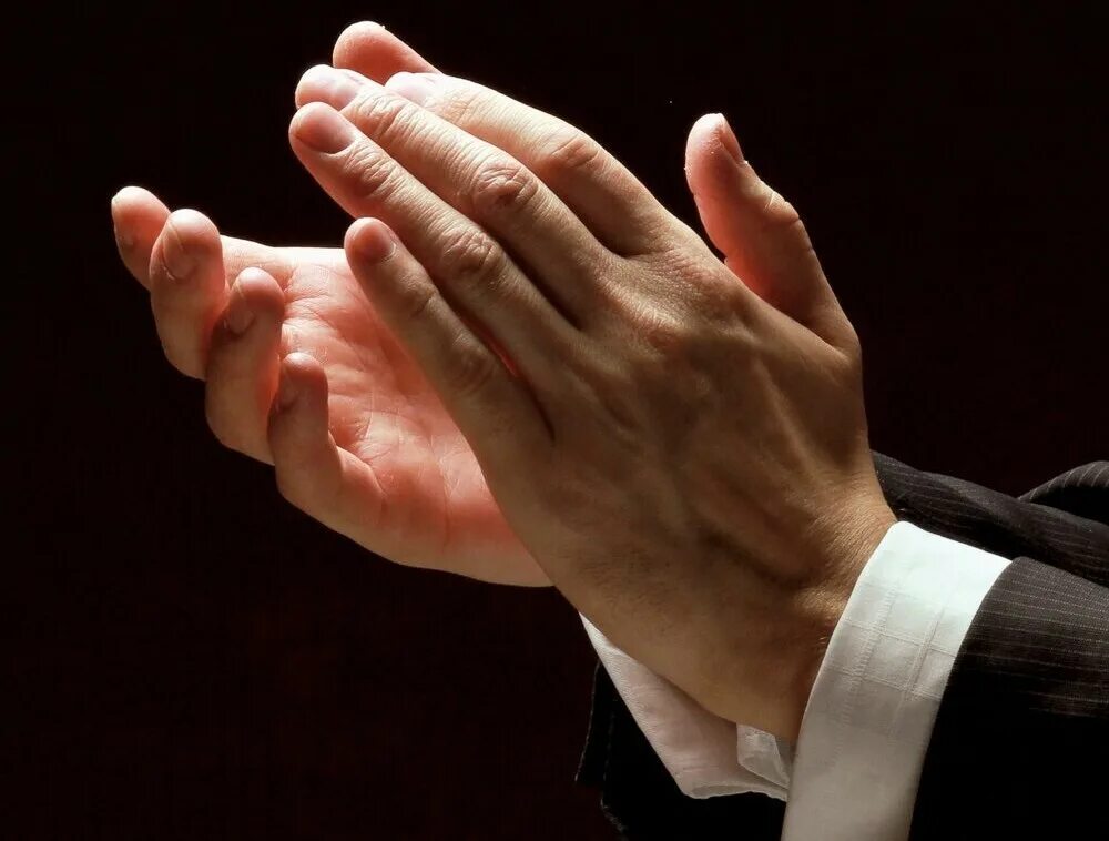 Хлопать в ладоши. Люди хлопают. Аплодисменты. Аплодисменты. Где хлопают в ладоши.