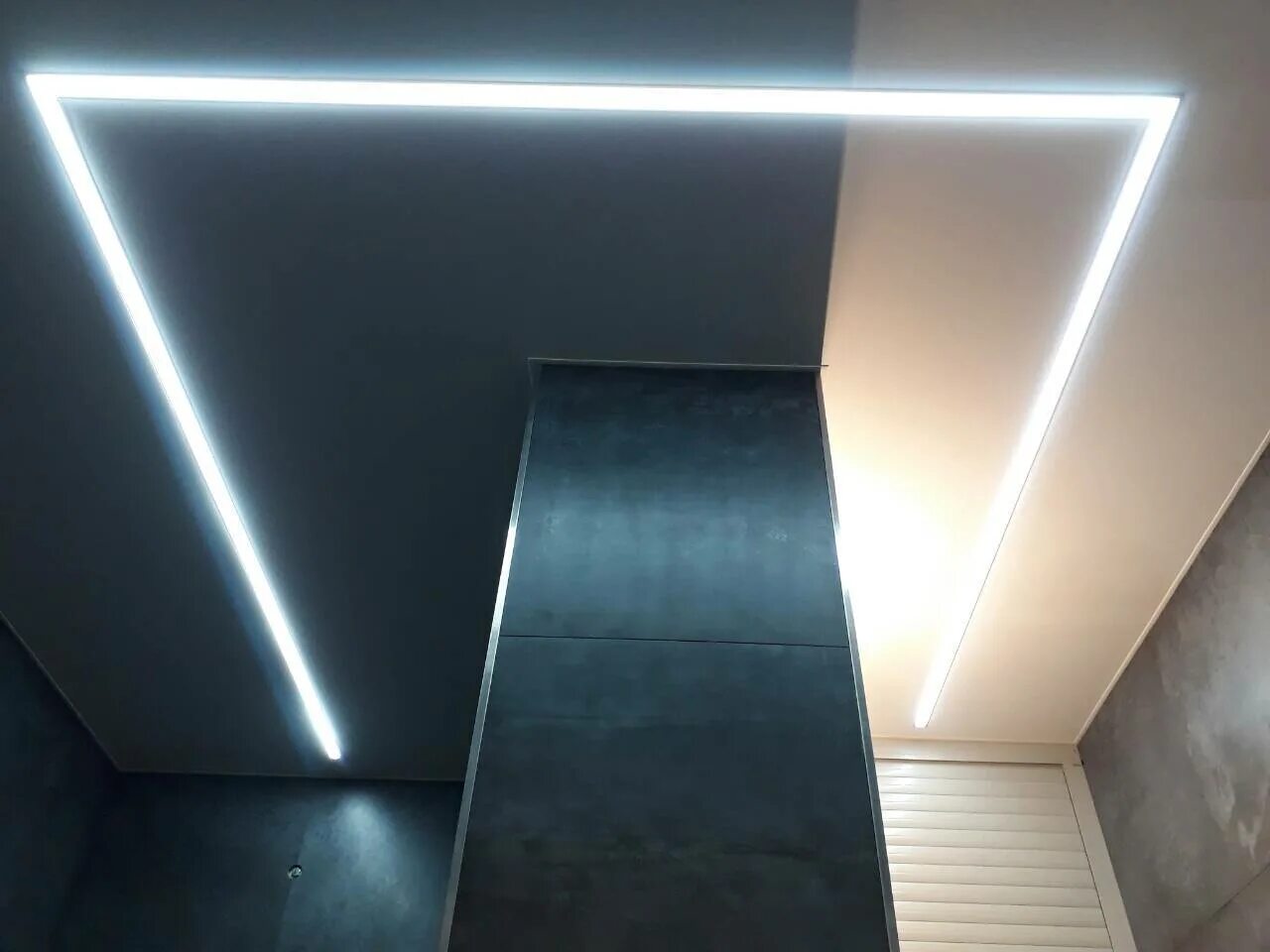 Профиль для световых линий для натяжного потолка. Теневой профиль потолочный ЦЕНТРСВЕТ. Парящий потолок с подсветкой. Натяжной потолок со светодиодной подсветкой. Свет от световых линий