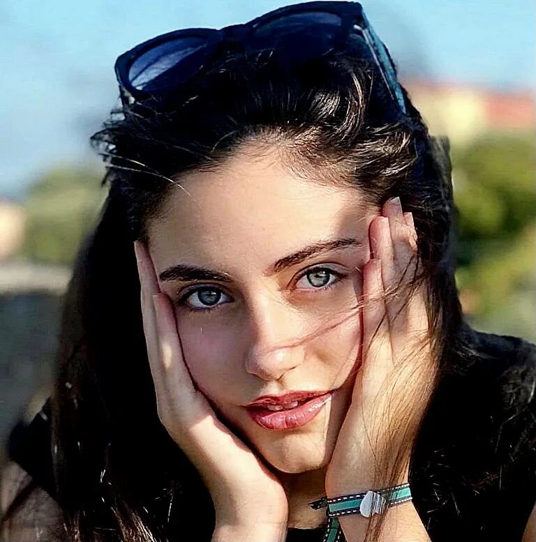 Giulia corrado модель. Глория карузо. Киноактриса джулия микелини фото. Giulia falcone. Giulia falcone.