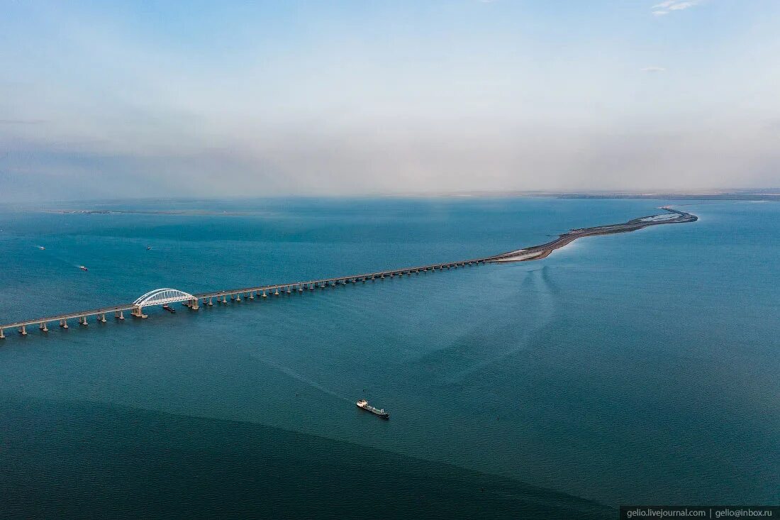 Самая длинная дуга. Самая длинная дуга. Китай река хуанхэ. Мост в китае через залив ханчжоувань. Хуанхэ желтая река.