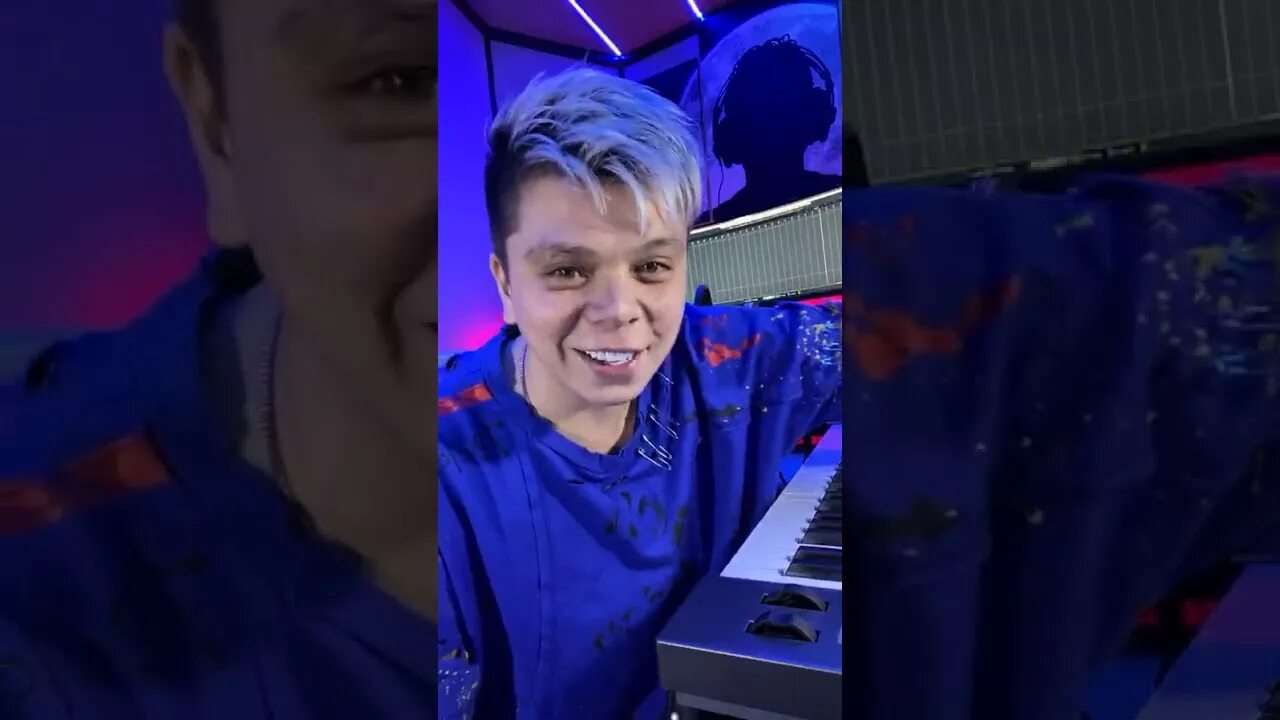 Китмэ элвин грей. Элвин грей 2022 год. Элвин грей. Элвин грей. С днем рождения открытка женщине с элвином греем.