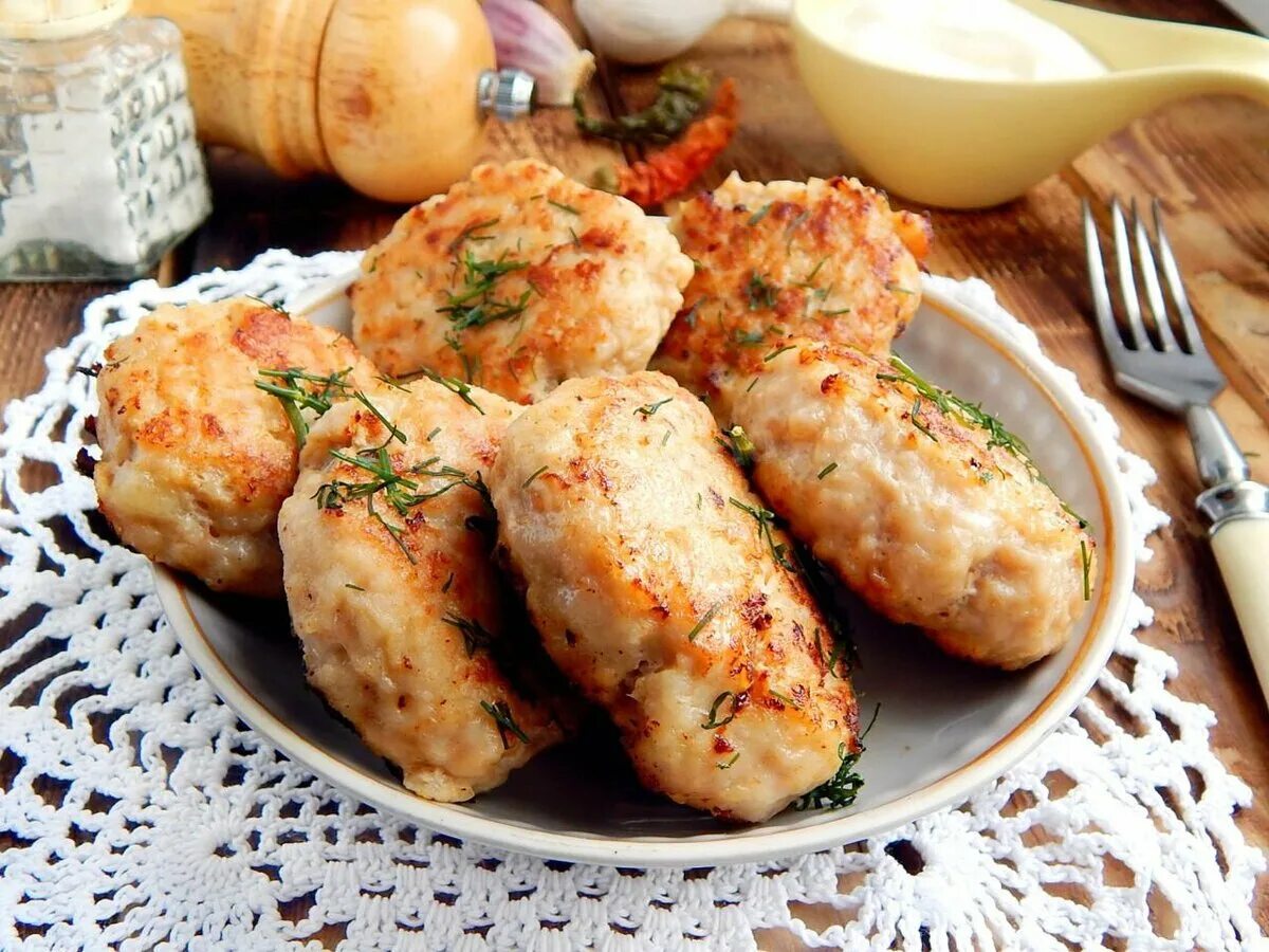 Куриный фарш рецепт с фото пошагово. Котлеты куриного фарша из300гр. куриные котлеты с капустой. куриные котлеты в духовке. капустные котлеты в духовке.