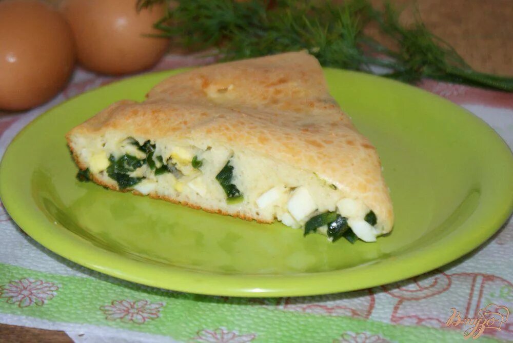 заливной пирог с зел. заливной пирог с луком и яйцом. пирог с зеленым луком и яйцом. пироги с яйцом и зеленым луком. заливной пирог с капустой в духовке.
