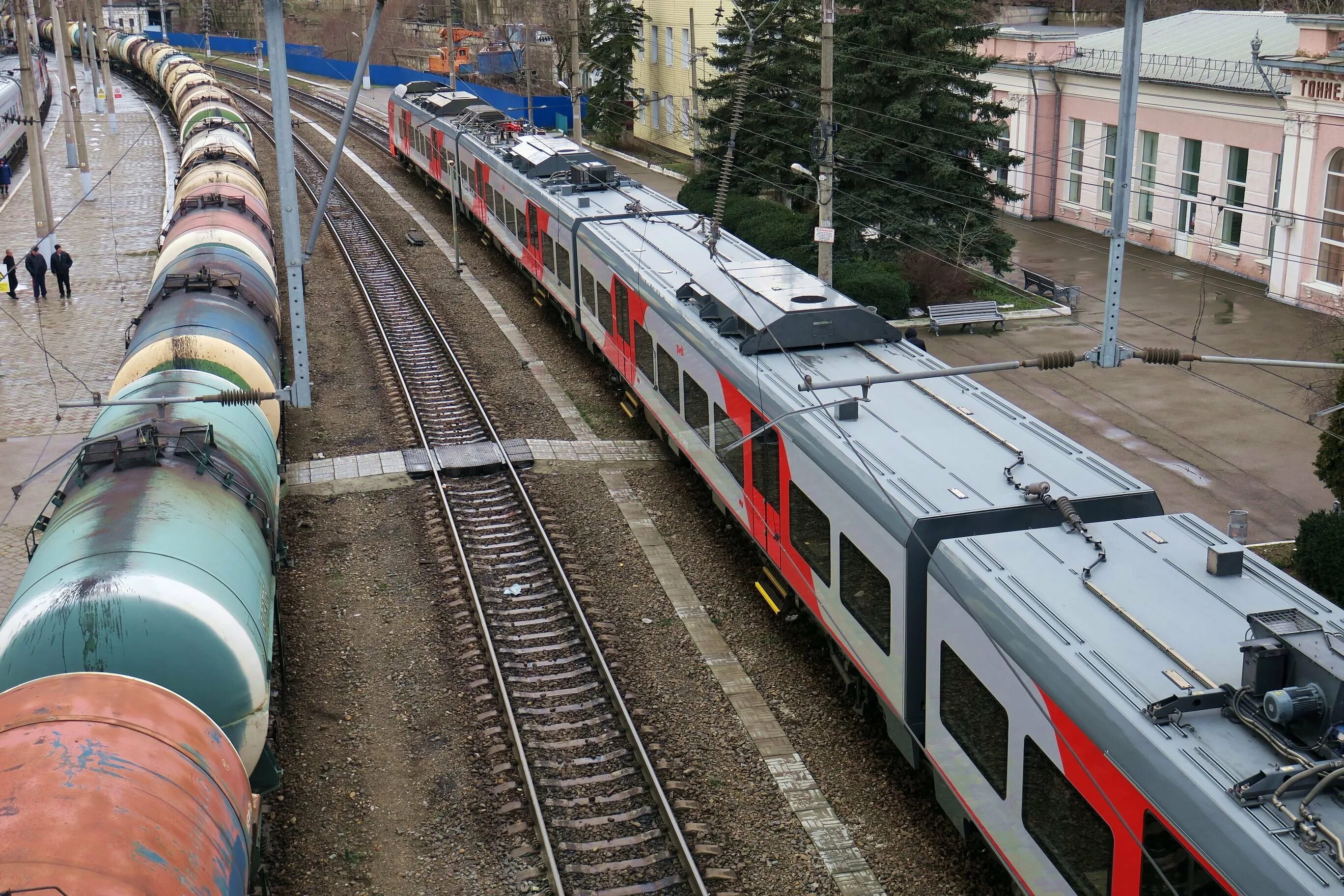 Поезд 30 в ростове. Поезд 030й новороссийск москва. Железнодорожная 30. Поезд 30 в ростове. Ласточка новороссийск.