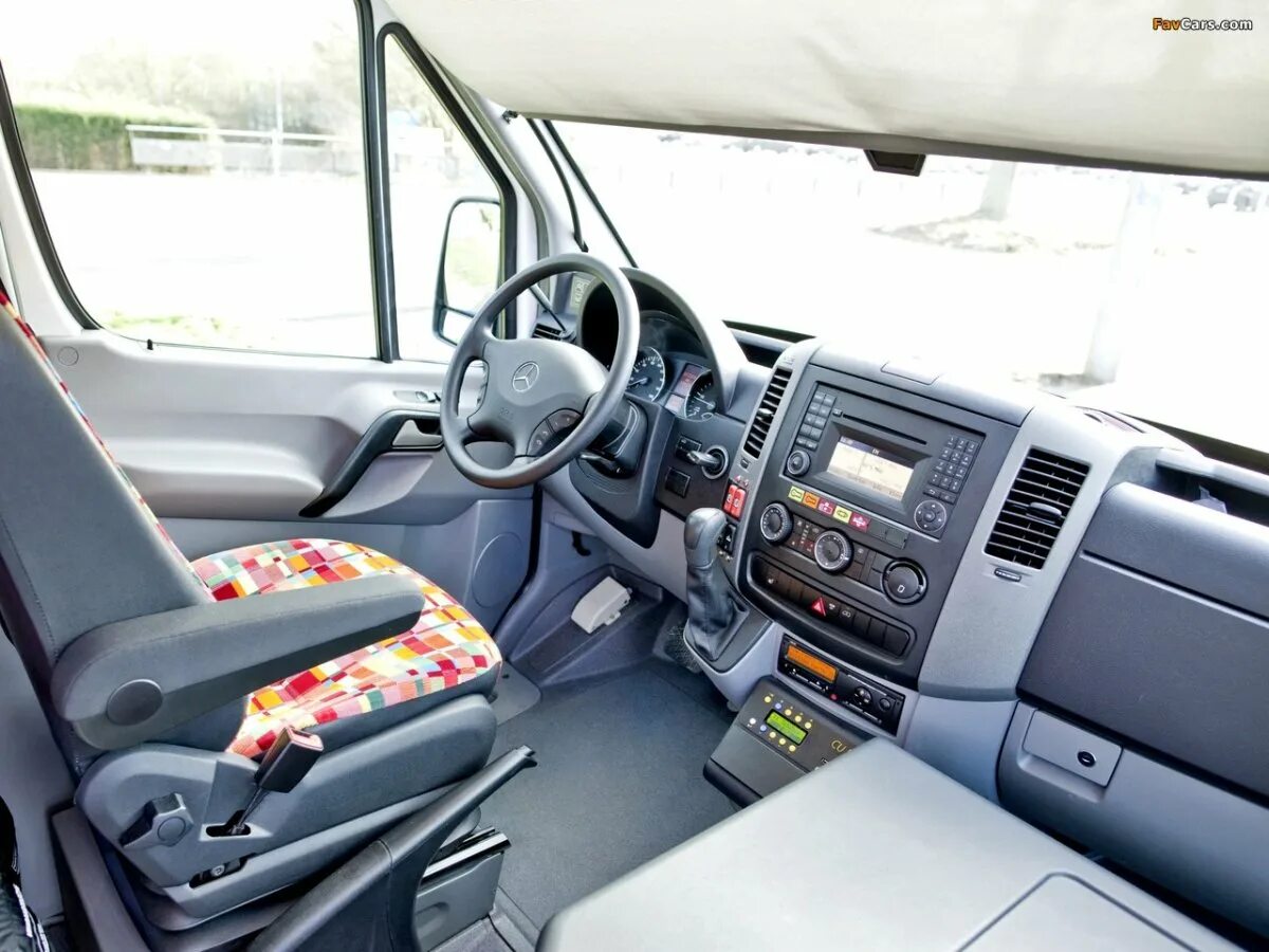 Мерседес Спринтер 2010 салон. Mercedes Sprinter 2005 салон. Mercedes-Benz Sprinter 2010. Mercedes Benz Sprinter 2008 салон.