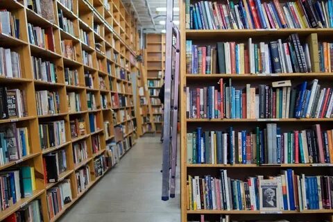 Сколько книг в книжном магазине