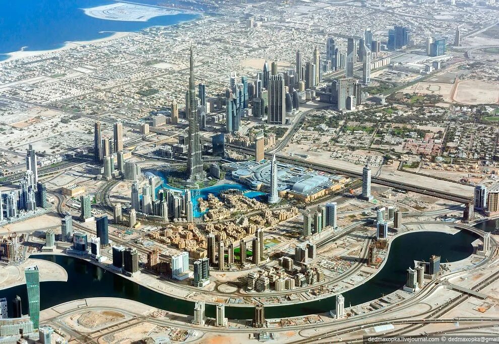 Дубай сверху. Дубай с высоты птичьего полета. Абу Даби с высоты птичьего полета. Абу Даби вид сверху. Абу Даби панорама.