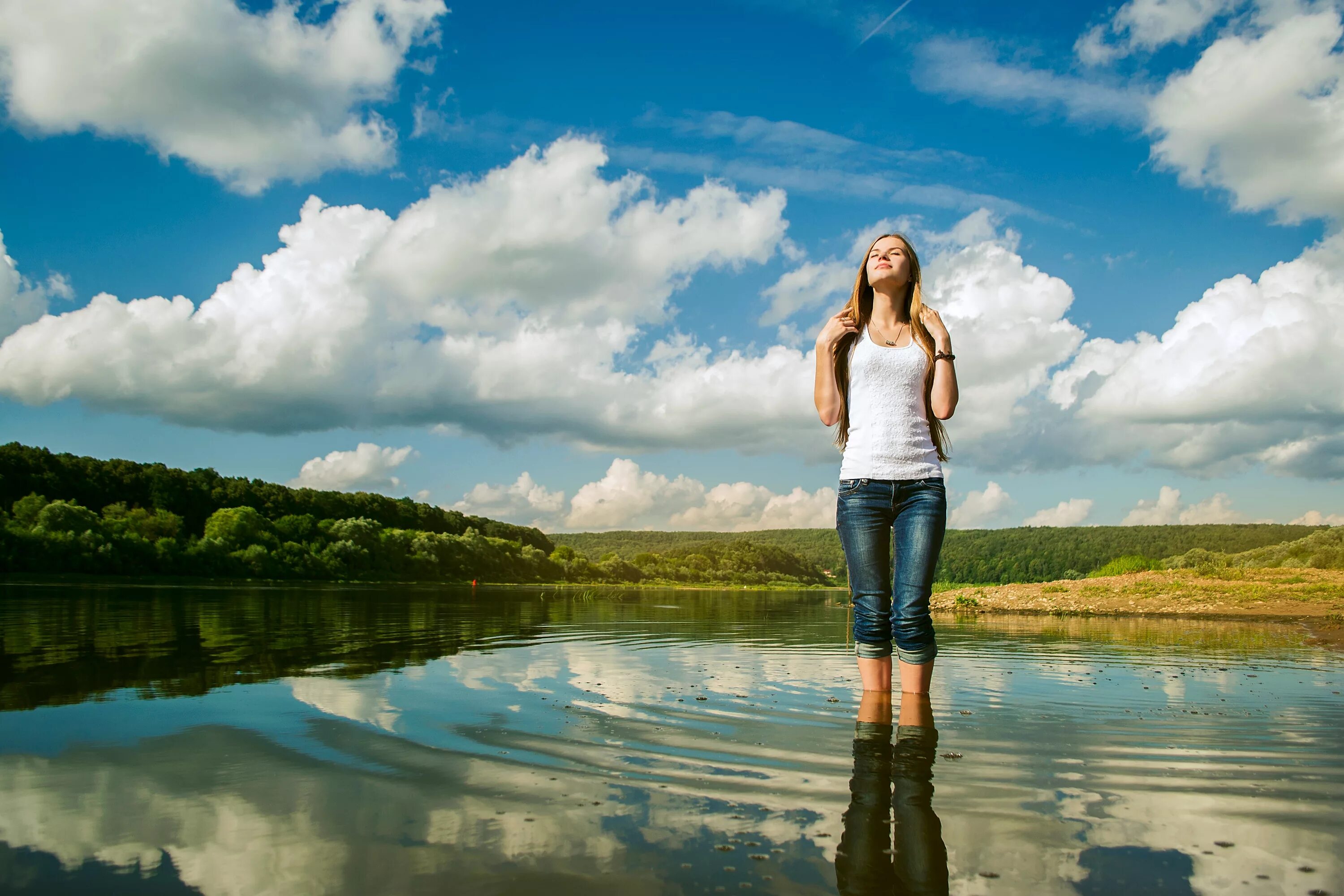 Enjoy the good weather. Лето река девушка. Человек и природа. Девушки у реки и озера. Лето люди.