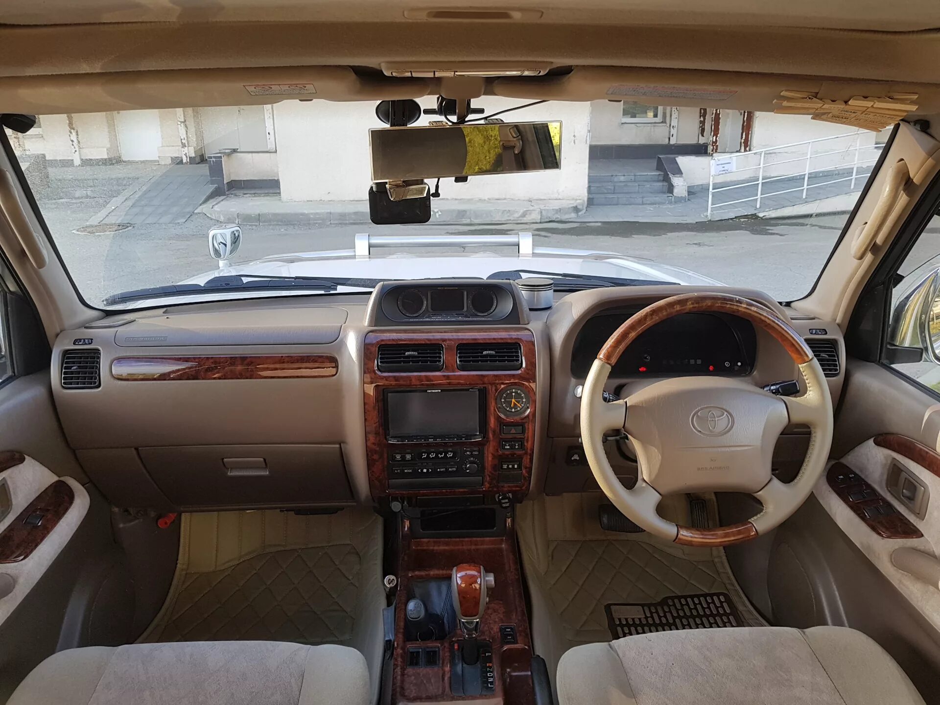 Toyota land cruiser prado 1999. Салон прадо 90. Prado 90 салон. Land cruiser prado 90 салон. Land cruiser prado 90 салон.