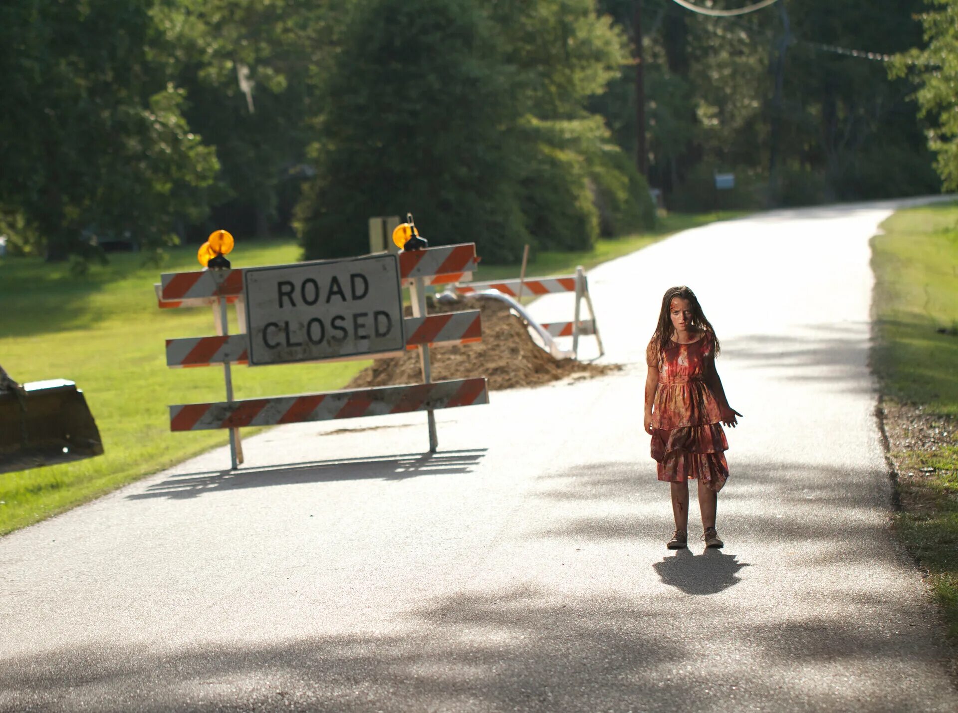 фильм безумный 1993. безумный макс дорога ярости том харди. безумный макс дорога ярости бессмертный джо. отель психопатов фильм 2020. сара батлер безумные.