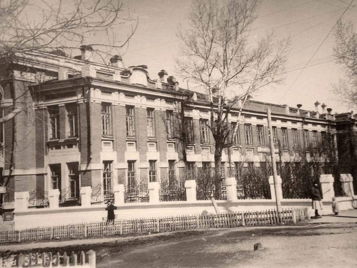 Преподаватели кудымкарского педагогического училища в 1930 е годы. История педагогических училищ. История педагогических училищ. Можга педтехникум. Пржевальское педучилище выпуск 1939.